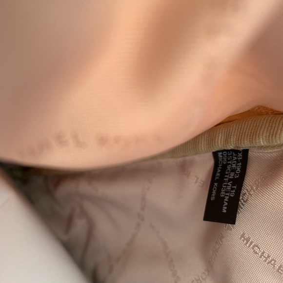 Last one 💘New MK ✈️large travel luggage 🧳 - Picture 4 of 7